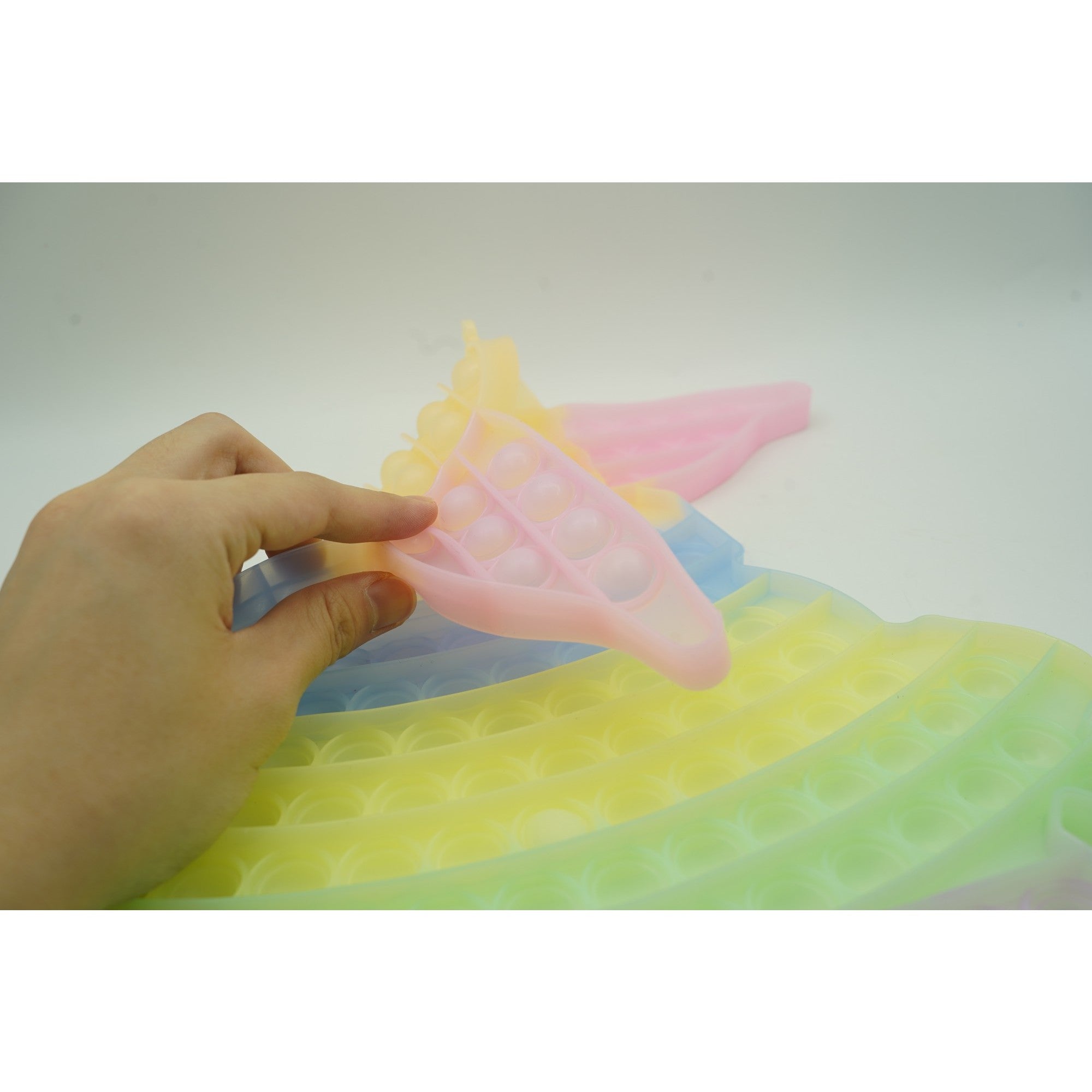 Jucarie antistres din silicon ®, Pop it Now and Flip It, Baby Yoda, 30 cm, Fosforescent, Multicolor