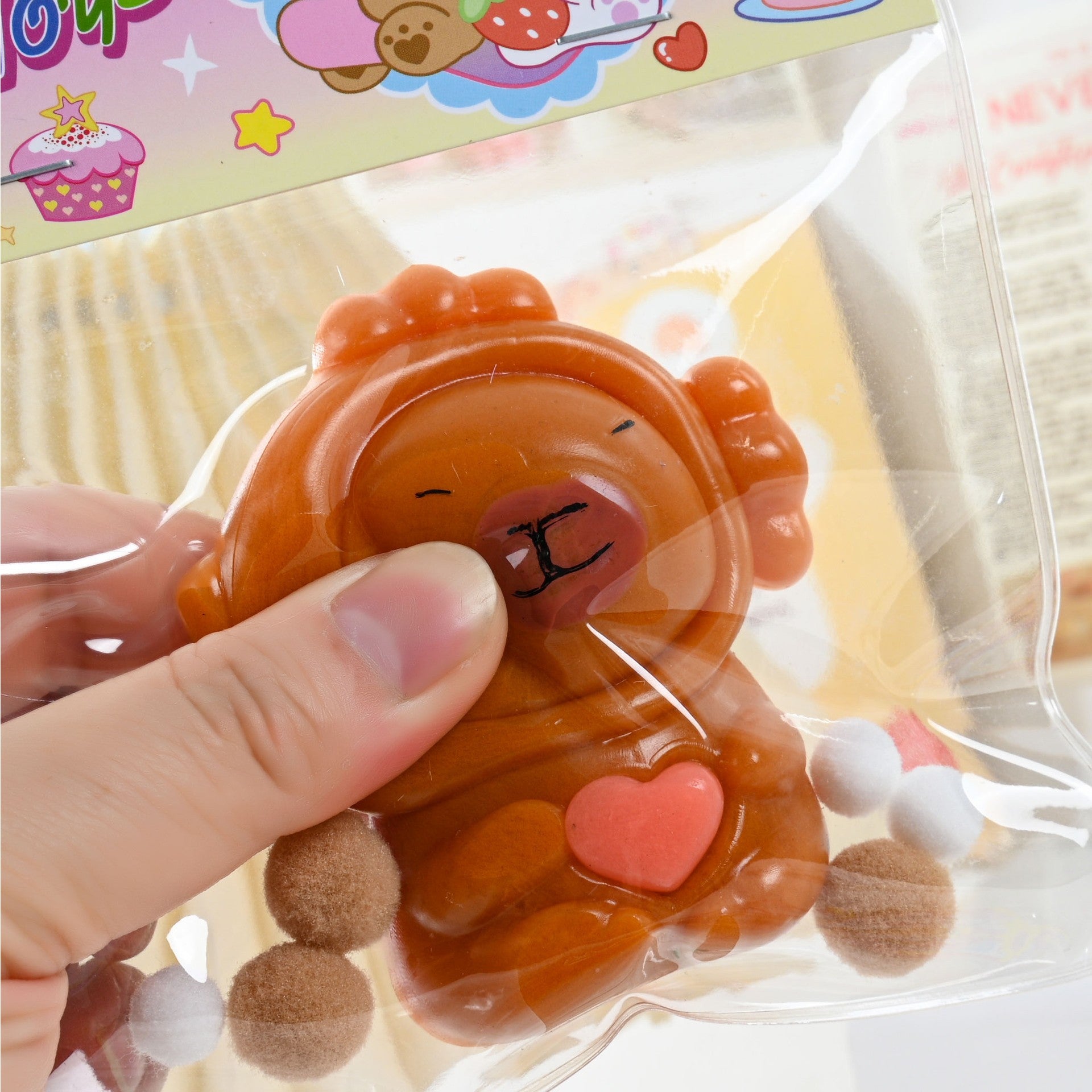 Jucarie Antistres Squishy, cu Revenire Lenta, Model Capybara cu Inima, 7.5cmx6.5 cm, din TPR, Ambalaj Transparent, Maro
