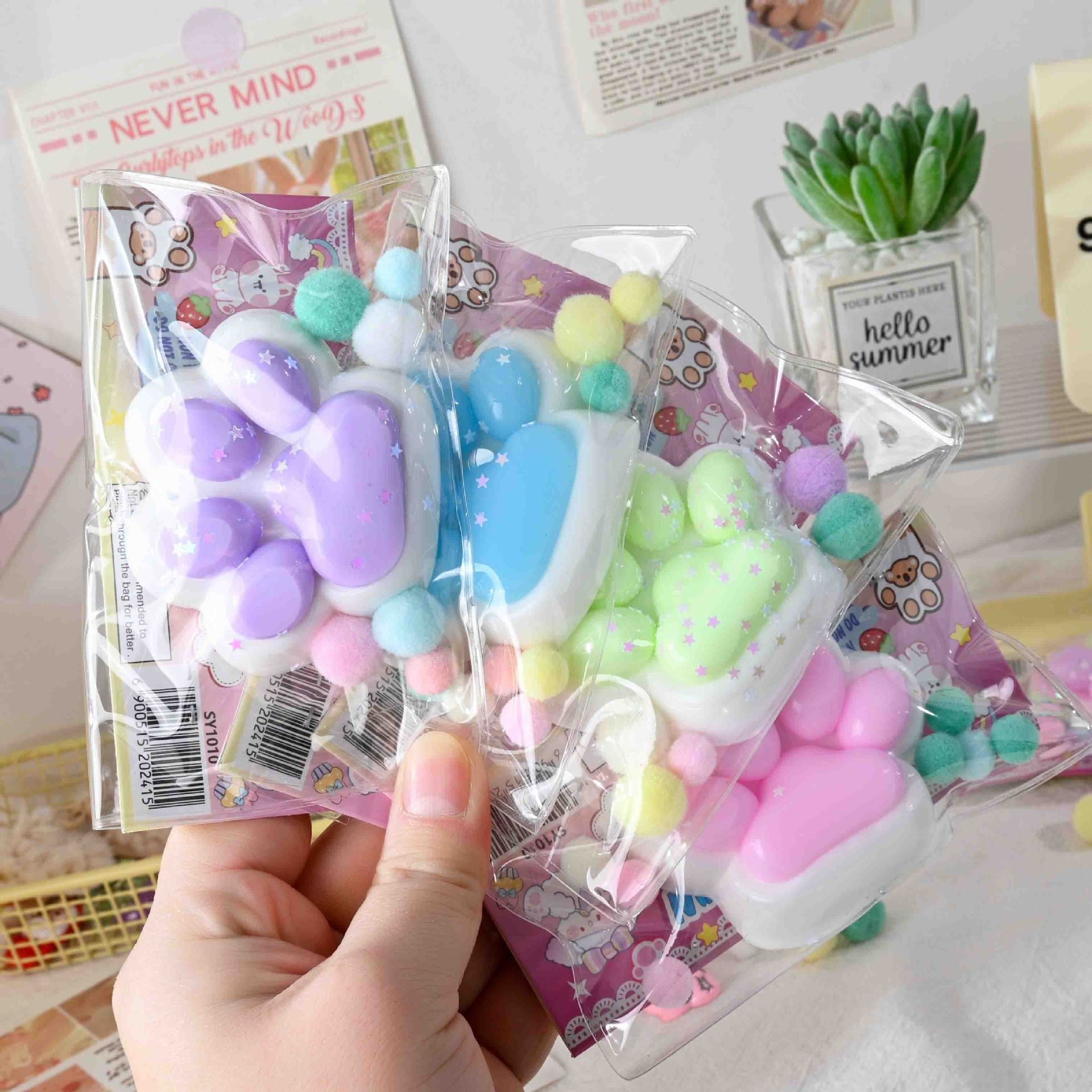 Jucarie Antistres Squishy, Flippy, cu Revenire Lenta, Labuta de Pisica Pufoasa, 7.5 cm, Ambalaj Transparent, Model 27059, Multicolor