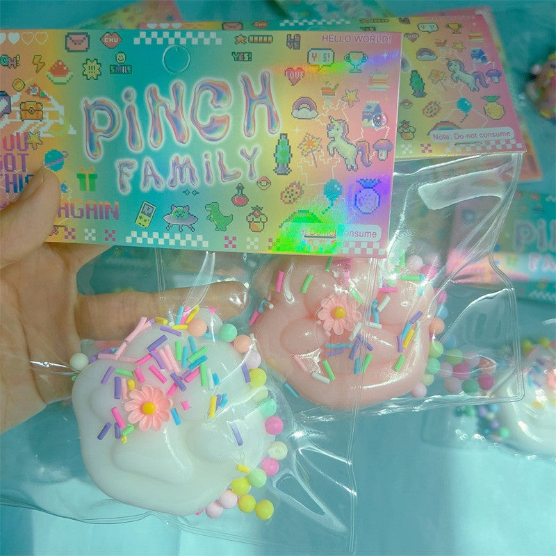 Jucarie Antistres Squishy, cu Revenire Lenta, Squeeze Pinch Family, Model Labuta de Pisica, 6x6 cm, 45g, Ambalaj Transparent, Alb