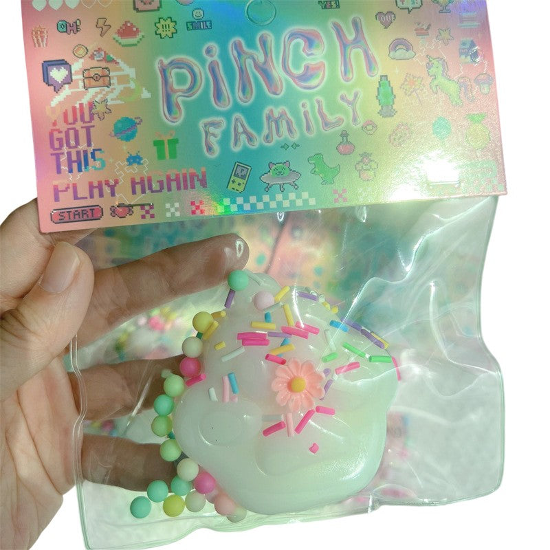 Jucarie Antistres Squishy, cu Revenire Lenta, Squeeze Pinch Family, Model Labuta de Pisica, 6x6 cm, 45g, Ambalaj Transparent, Alb