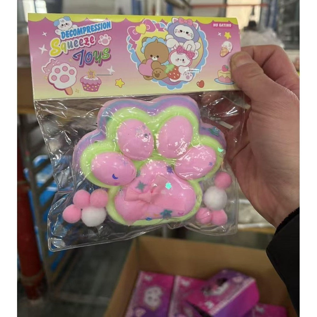Jucarie Antistres Squishy, cu Revenire Lenta, Model Labuta de Pisica Pufoasa, 12.5x10.5 cm, 200g, Squeeze Pinch Family, Ambalaj Transparent, Roz Curcubeu