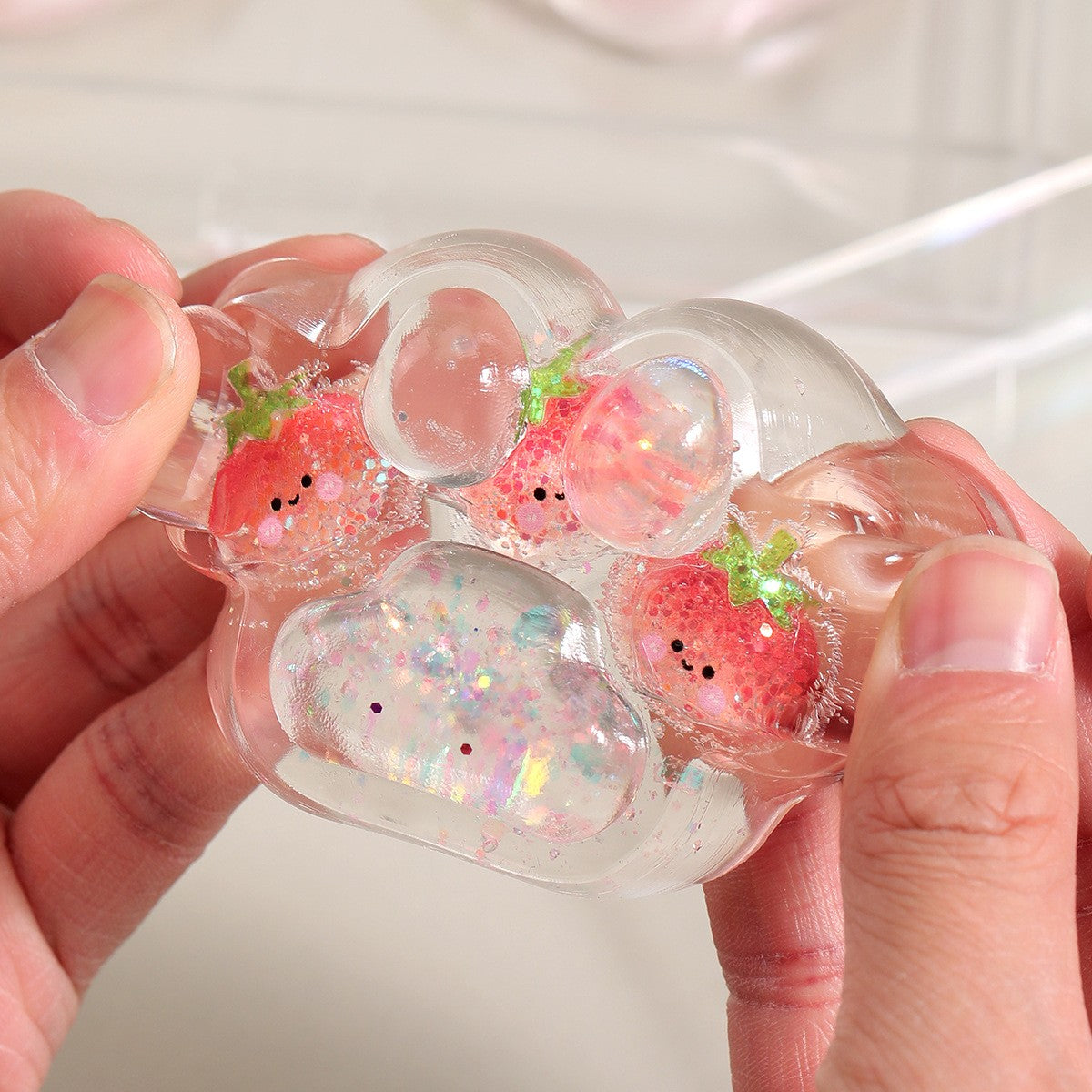 Jucarie Antistres Squishy, Labuta de Pisica Pufoasa, cu Revenire Lenta, 7 x 6.5 cm, Model 270532, Multicolor