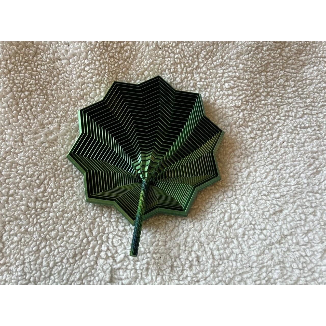 Jucarie Decompresie, Flippy, Model Stea 3D, DuoChrome, Maner Spirala, Turn Magic Geometric, Multiple Forme, Anti-stress, 8.6 cm, Negru/Verde
