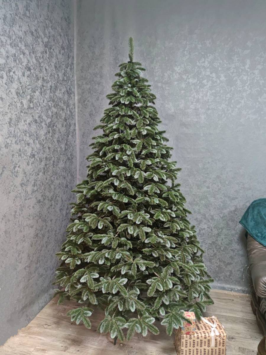 Brad artificial Christmas Deluxe by Sersimo, Canada argintiu, 3D, 210cm