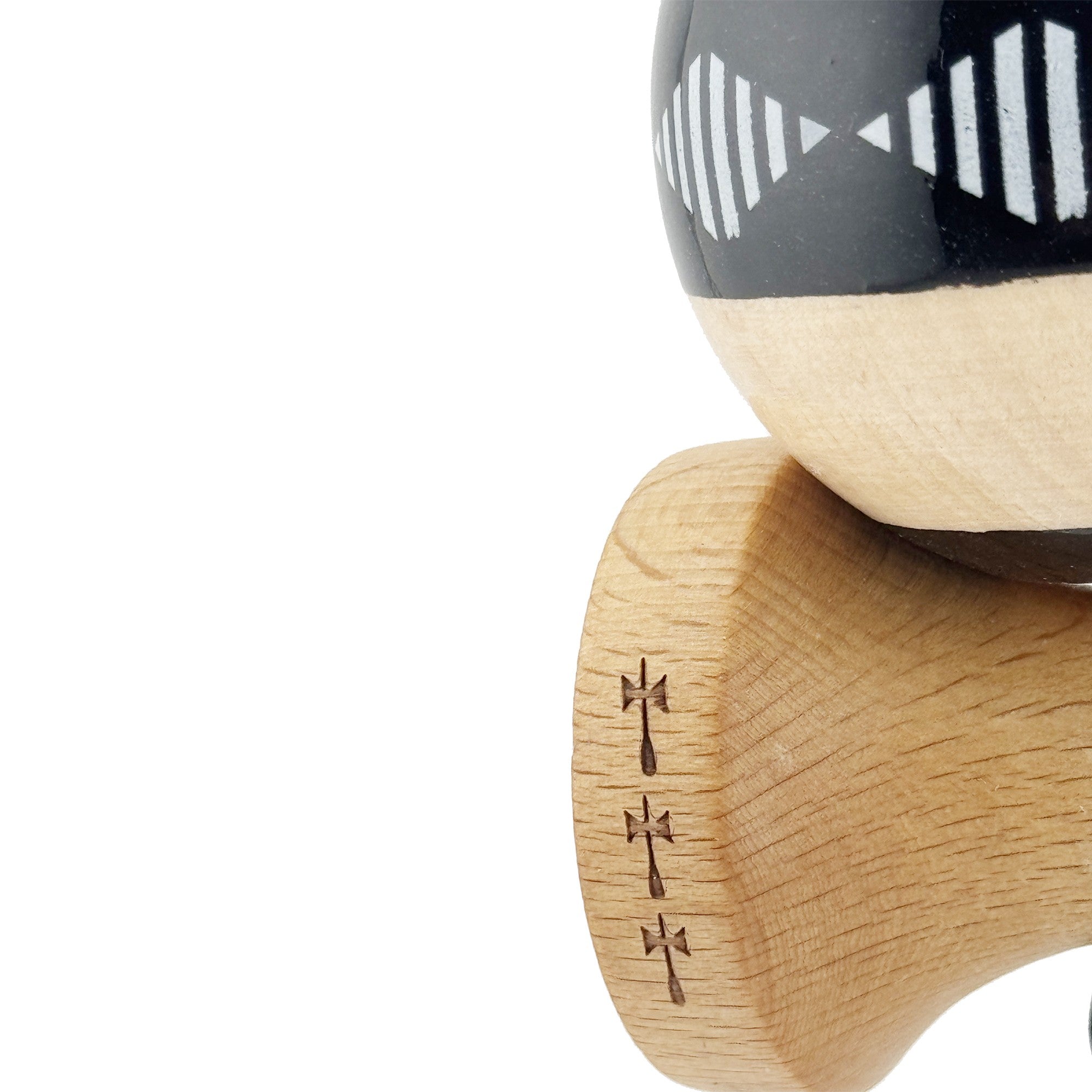 Kendama X FREQUENCY Originala, Profesionala, Big Cups V2, Super Sticky cu Cupe Mari, Rulment Metalic, din lemn 18 cm, Ata 55 cm, Negru/Maro