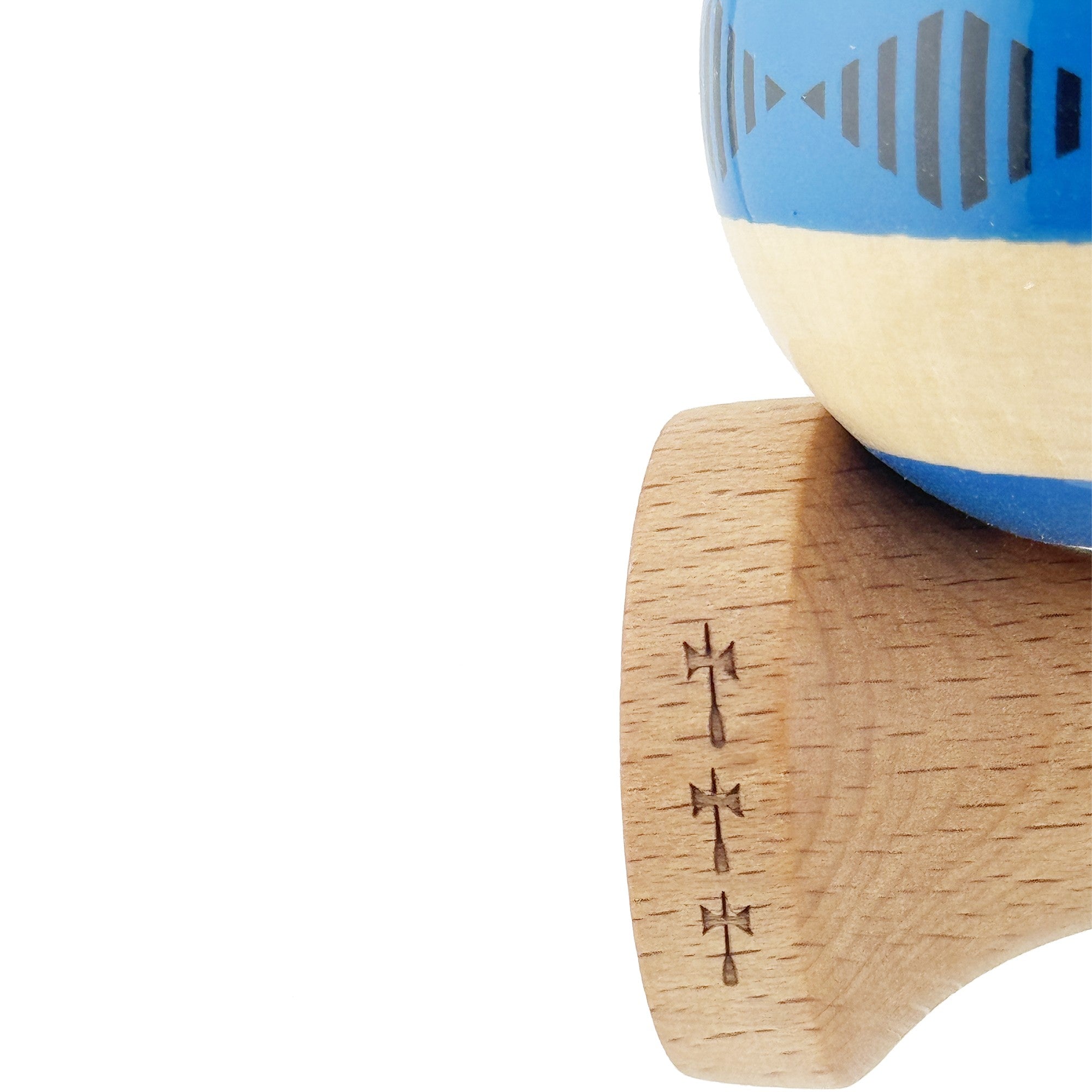 Kendama X FREQUENCY Originala, Profesionala, Big Cups V2, Super Sticky cu Cupe Mari, Rulment Metalic, din lemn 18 cm, Ata 55 cm, Albastru/Maro