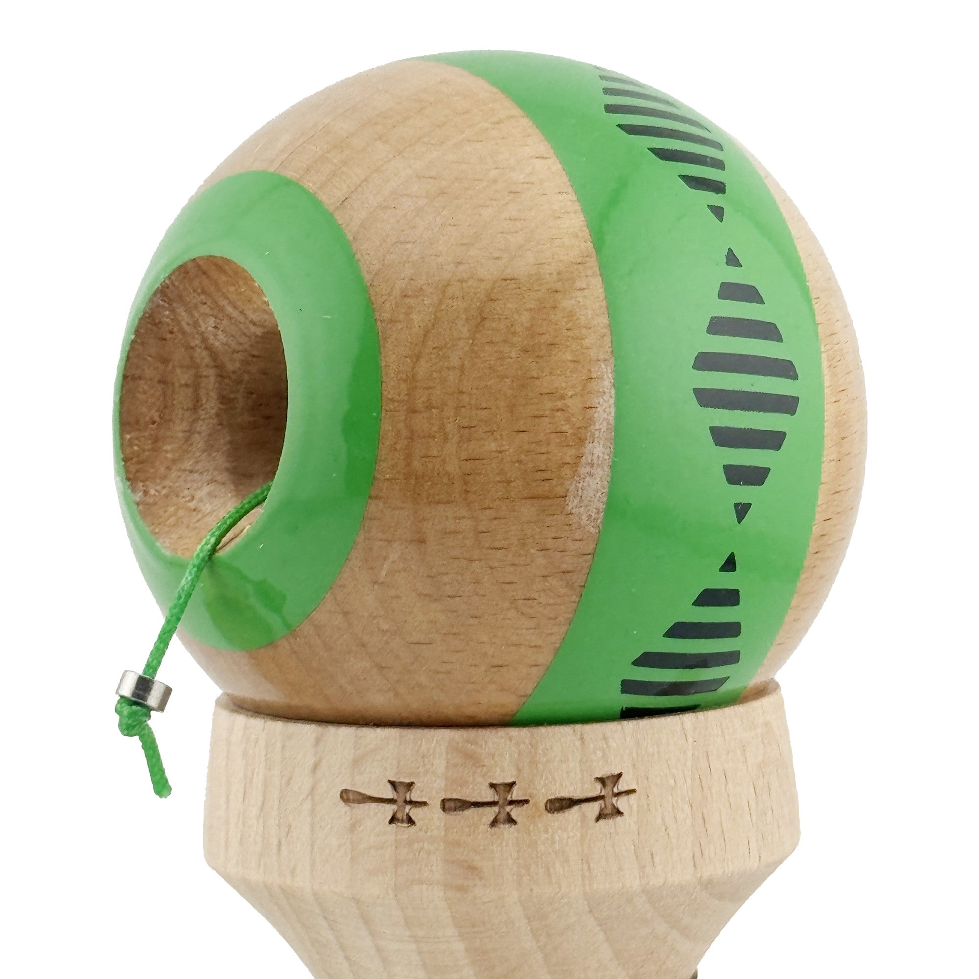 Kendama X Originala FREQUENCY, Profesionala, Cupe Mari KING SIZE V3, Super Sticky, Gaura in Baza, Rulment Metalic, din lemn 18 cm, Ata 62/65 cm, Verde/Maro