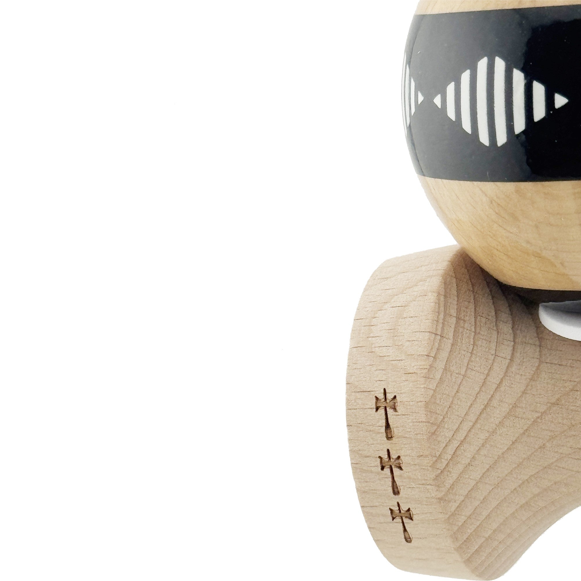 Kendama X Originala FREQUENCY, Profesionala, Cupe Mari KING SIZE V3, Super Sticky, Gaura in Baza, Rulment Metalic, din lemn 18 cm, Ata 62/65 cm, Negru/Maro