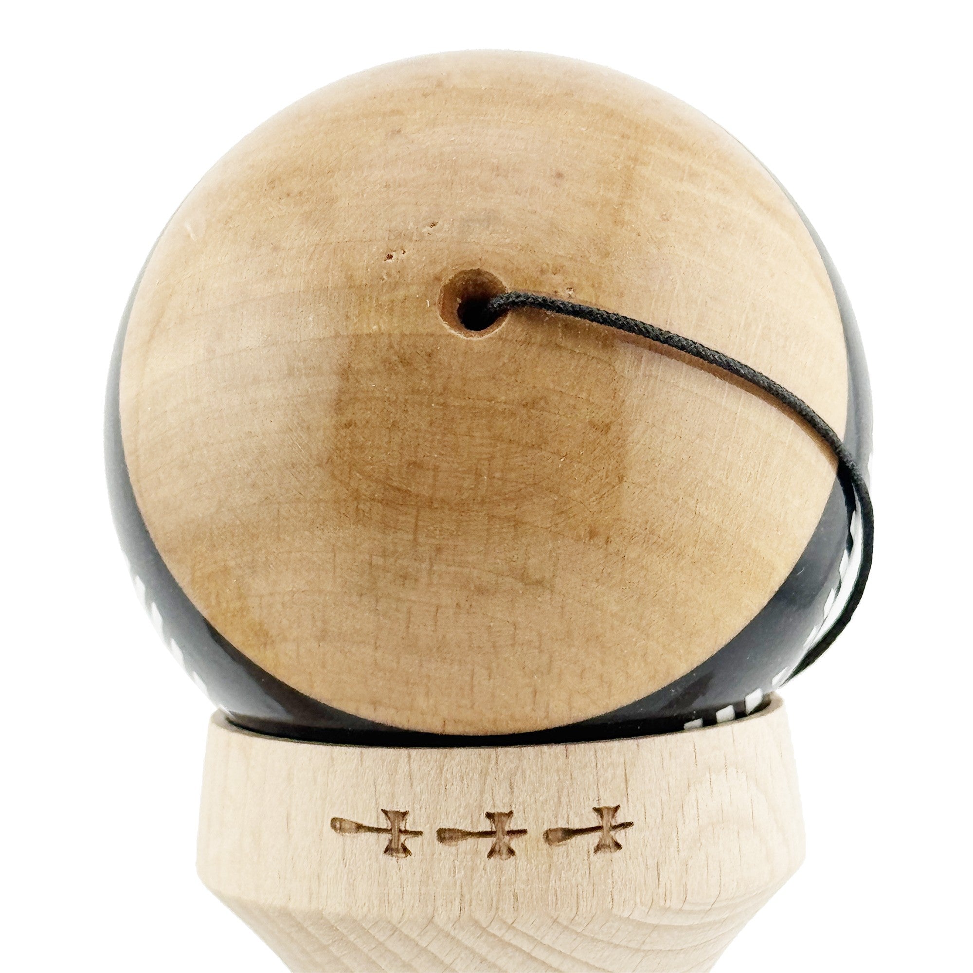 Kendama X Originala FREQUENCY, Profesionala, Cupe Mari KING SIZE V3, Super Sticky, Gaura in Baza, Rulment Metalic, din lemn 18 cm, Ata 62/65 cm, Negru/Maro