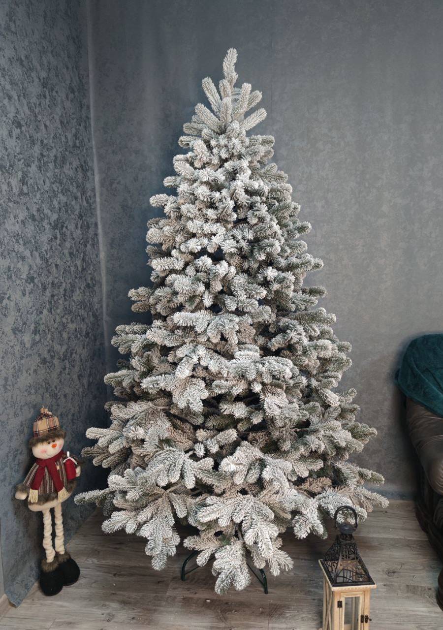 Brad artificial Christmas Deluxe by Sersimo, Kovalivska nins, 3D, 210cm