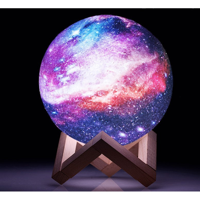 Lampa de veghe in forma de luna cu stele 3D Moon Light, alimentare baterii, stand din lemn inclus, 14 cm