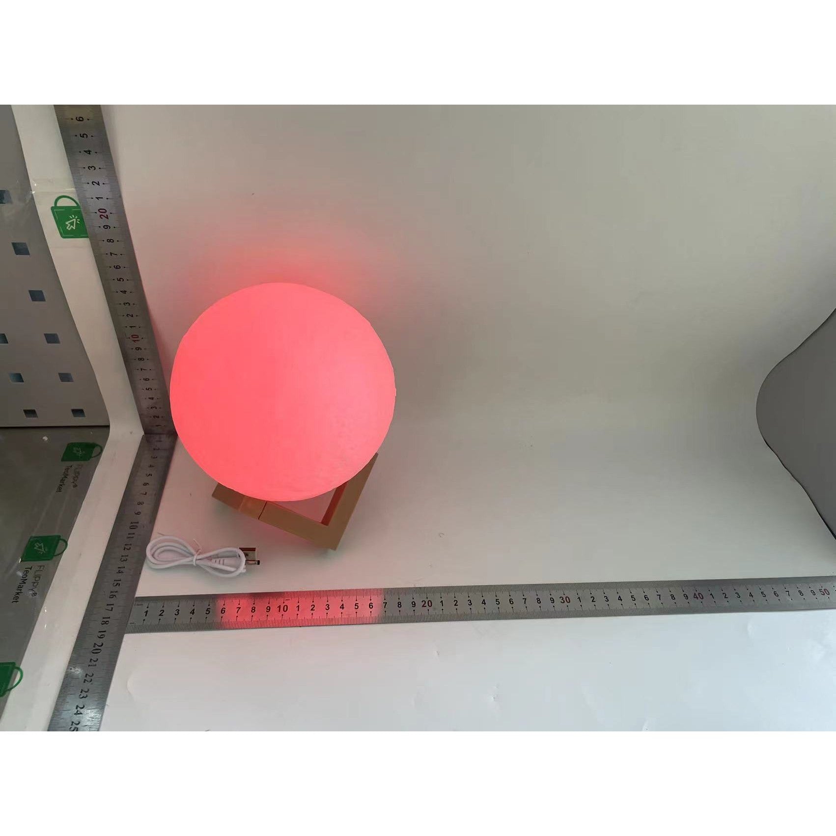 Lampa de veghe luna 3D Moon Light, lumina multicolora cu LED, 7 culori,schimbare culoare prin atingere, alimentare baterii, fara acumulator, stand din plastic inclus, 15 cm