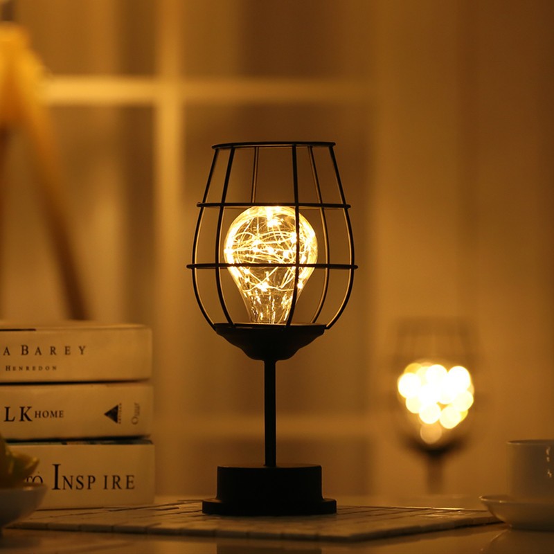 Lampa Decorativa cu Leduri, Model Pahar de Vin, cu Baterii, 13 x 13 x 28 cm, Suport Negru, Lumina Alb Cald