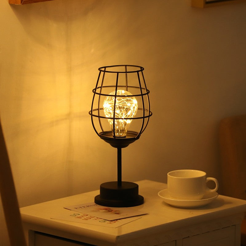 Lampa Decorativa cu Leduri, Model Pahar de Vin, cu Baterii, 13 x 13 x 28 cm, Suport Negru, Lumina Alb Cald