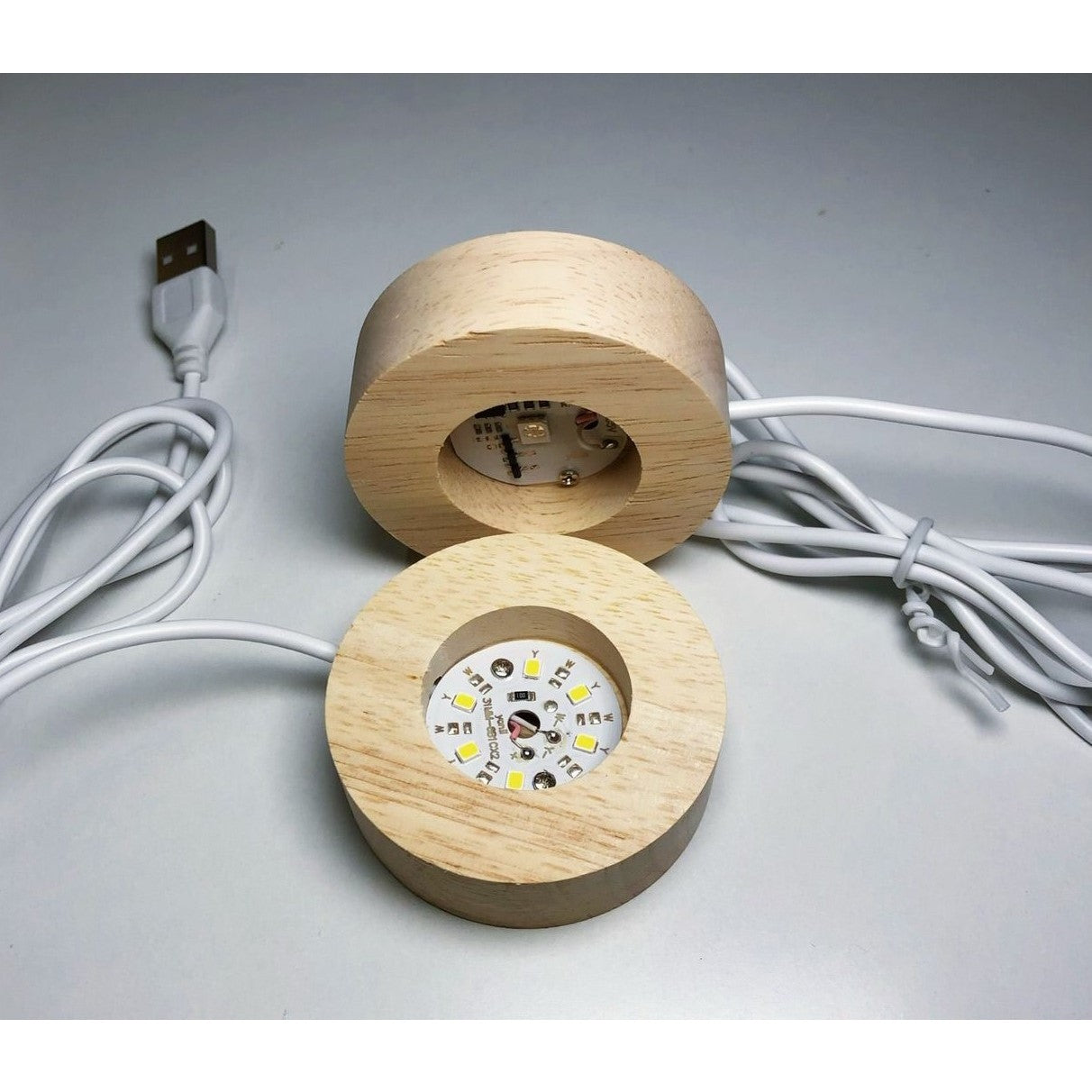 Lampa LED Decorativa, Bila de Cristal cu Diametru 6cm, Model Inima 3D, Alimentare USB, Suport din Lemn, Lumina Alb Cald