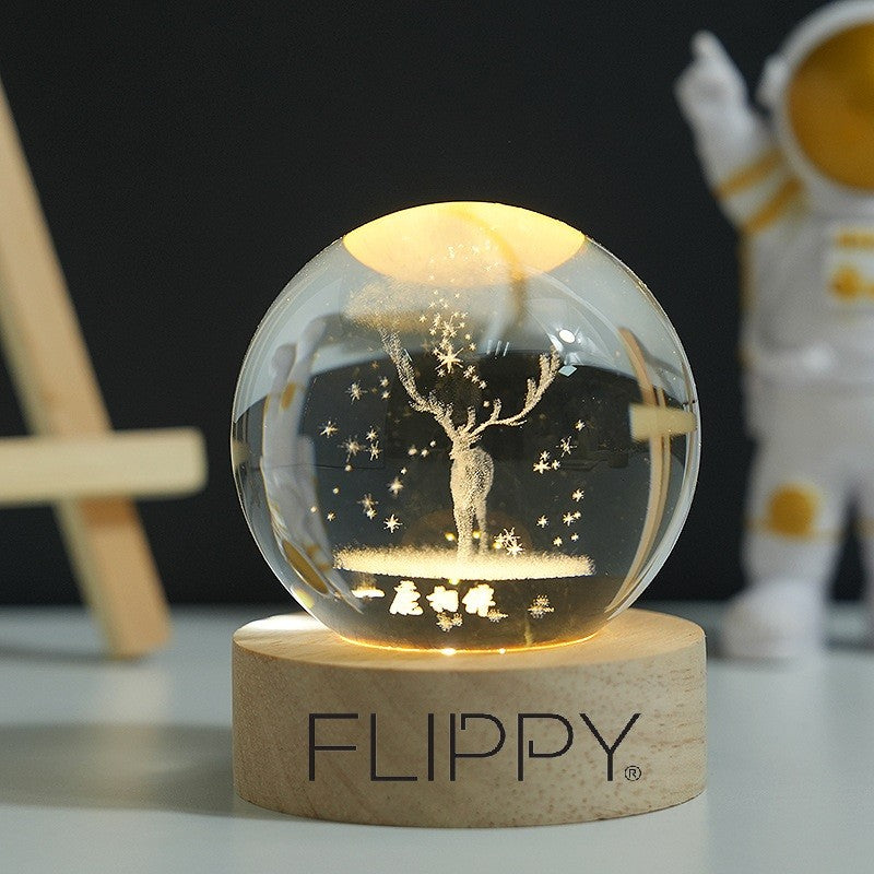 Lampa LED Decorativa, cu Bila de Cristal cu Diametru 6cm, Model Cerb 3D, Alimentare USB, Suport din Lemn, Lumina Alb Cald