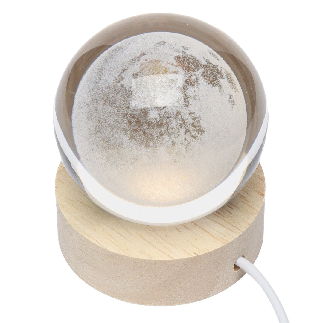 Lampa LED Decorativa, cu Bila de Cristal cu Diametru 6cm, Model Luna 3D, Alimentare USB, Suport din Lemn, Lumina Alb Cald
