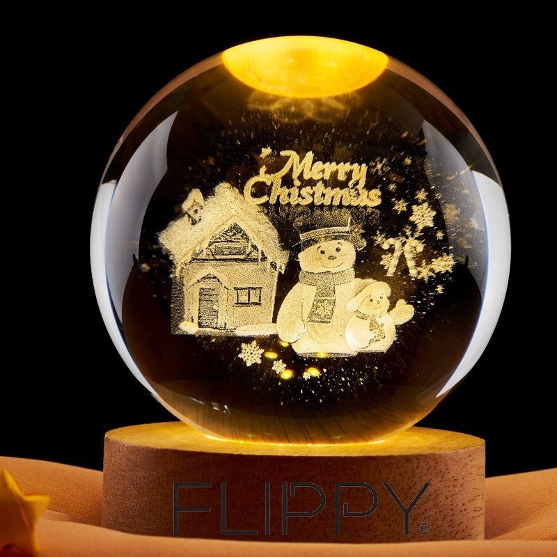 Lampa LED Decorativa, cu Bila de Cristal cu Diametru 6cm, Model Merry Christmas 3D, Alimentare USB, Suport din Lemn, Lumina Alb Cald
