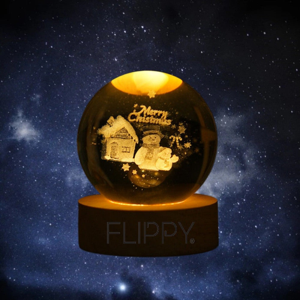 Lampa LED Decorativa, cu Bila de Cristal cu Diametru 6cm, Model Merry Christmas 3D, Alimentare USB, Suport din Lemn, Lumina Alb Cald