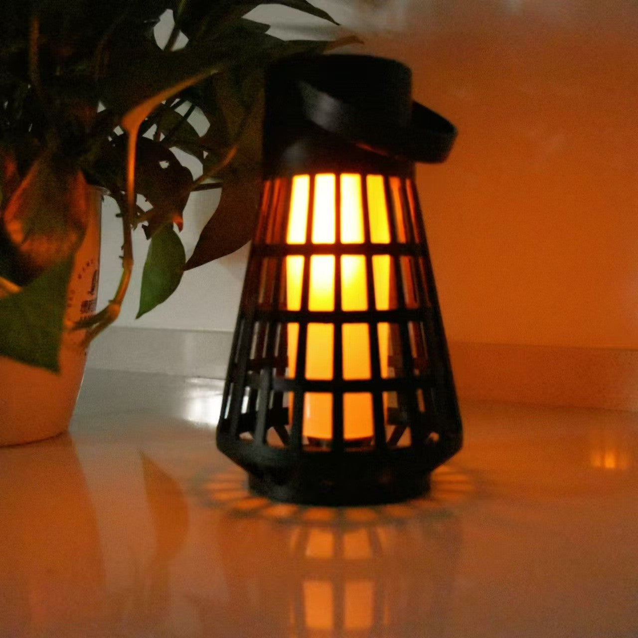 Lampa Solara pentru Gradina, Reincarcabila de la Soare, Model Felinar, Portabila cu Picior, Lumina Calda, 12 cm, Negru