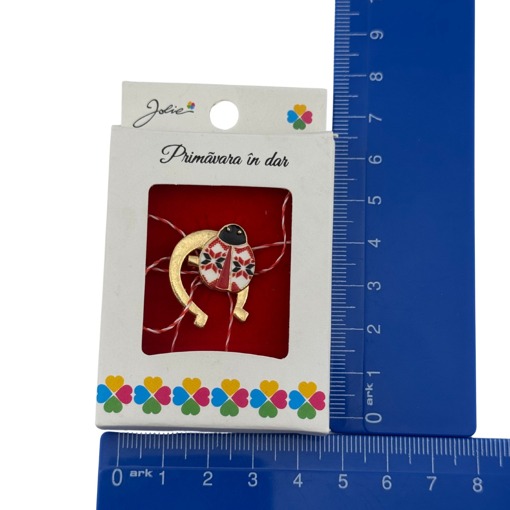 Martisor Brosa Mica in Cutie, Dimensiune Brosa 2.5-3cm, Material Metal, Model Potcoava cu Buburuza Traditionala
