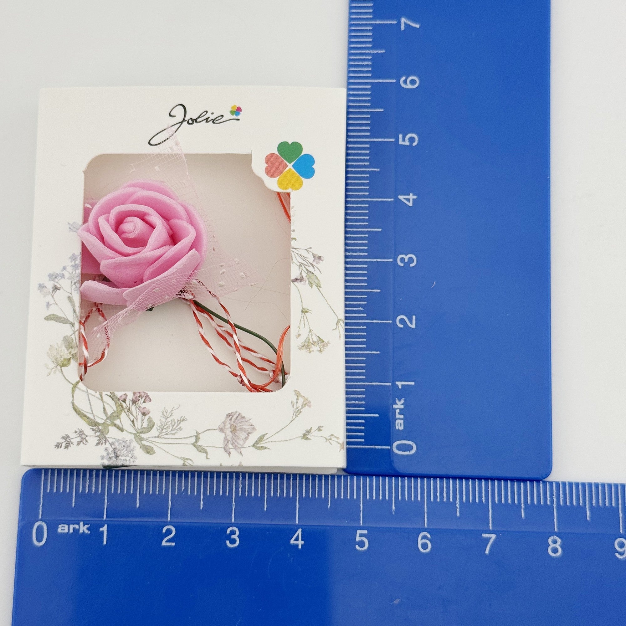 Martisor Motiv Floral, Model Trandafir, cu Snur Alb/Rosu, 9 x 5 cm, Roz