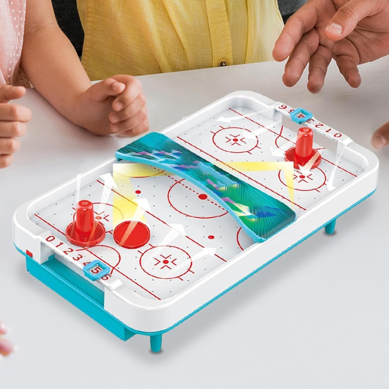 Masa Ice Hockey, cu Tabela de Scor, 2 Pucuri, din ABS, pentru Adulti/Copii +5 Ani, 28 x 8 x 16 cm, Alb/Albastru