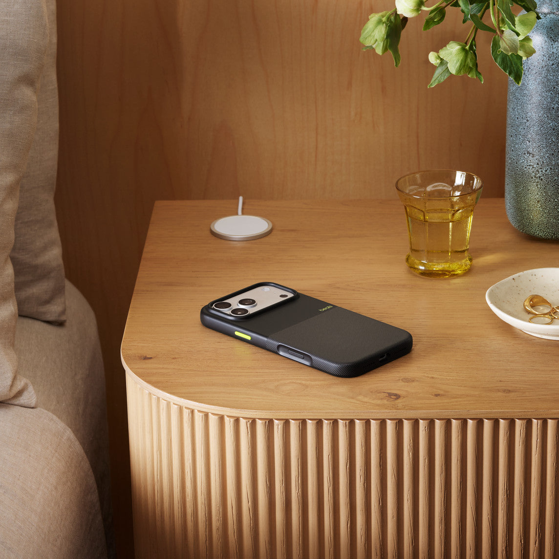 BEATS IPHONE 17 PRO MAX RGD CASE BLK-USA "MGJ84LL/A"