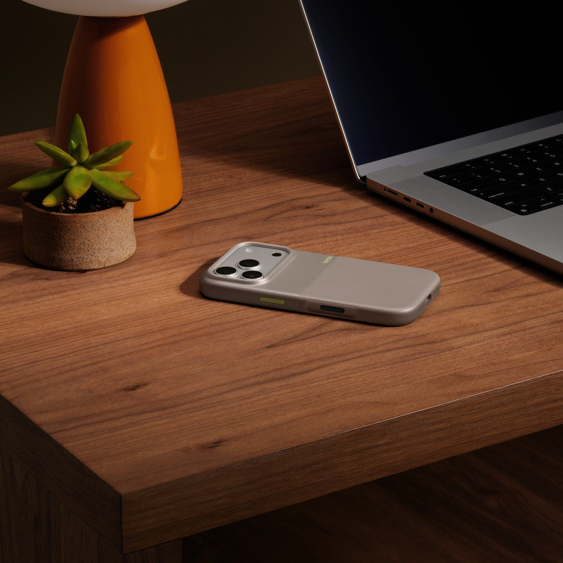 BEATS IPHONE 17 PRO RGD CASE GRY-USA "MGJP4LL/A"