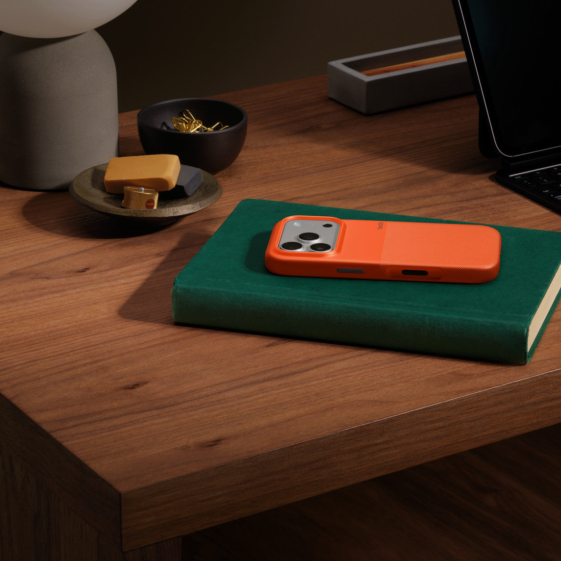 BEATS IPHONE 17 PRO RGD CASE ORG-USA "MGJQ4LL/A"