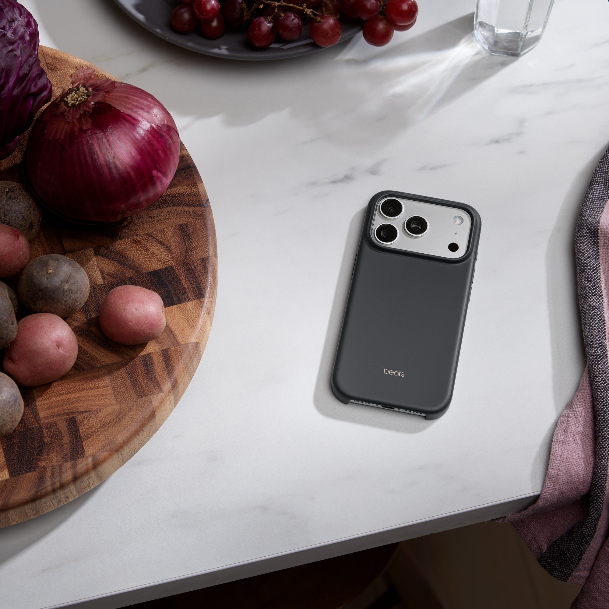 BEATS IPHONE 17 PRO CASE GRY-USA "MGKC4LL/A"