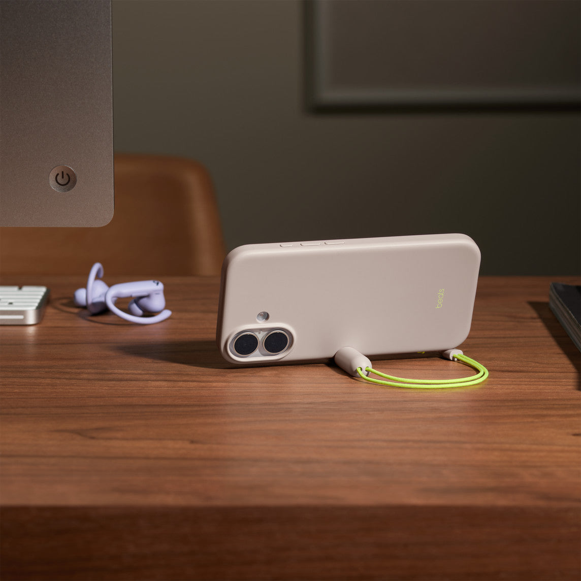 BEATS CASE iPHONE 17 STRAP&STAND SV "MGTL4LL/A"