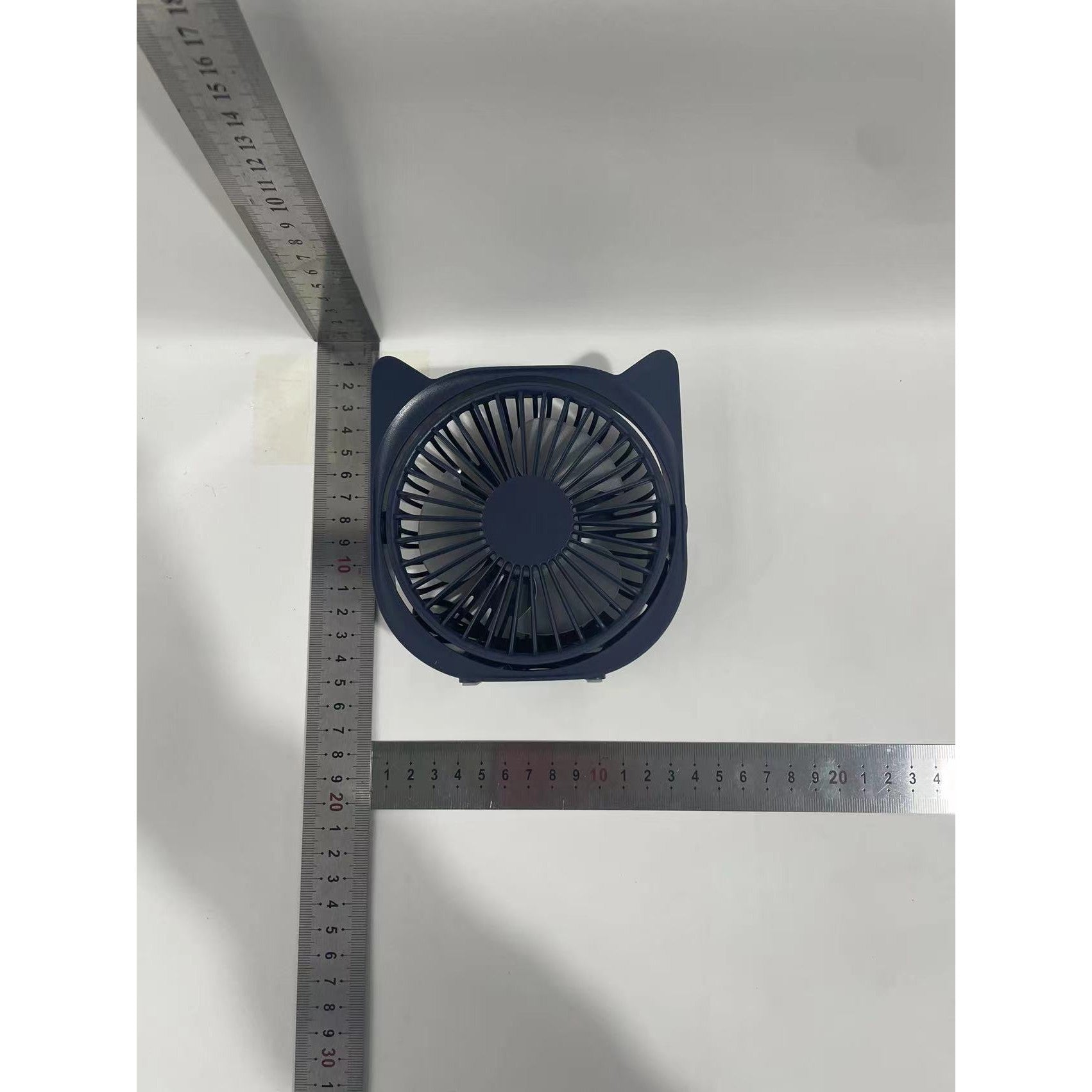 Mini ventilator pentru birou cu usb, rotire 360 grade, 3 viteze, 13.5 x 12,8 cm, Albastru