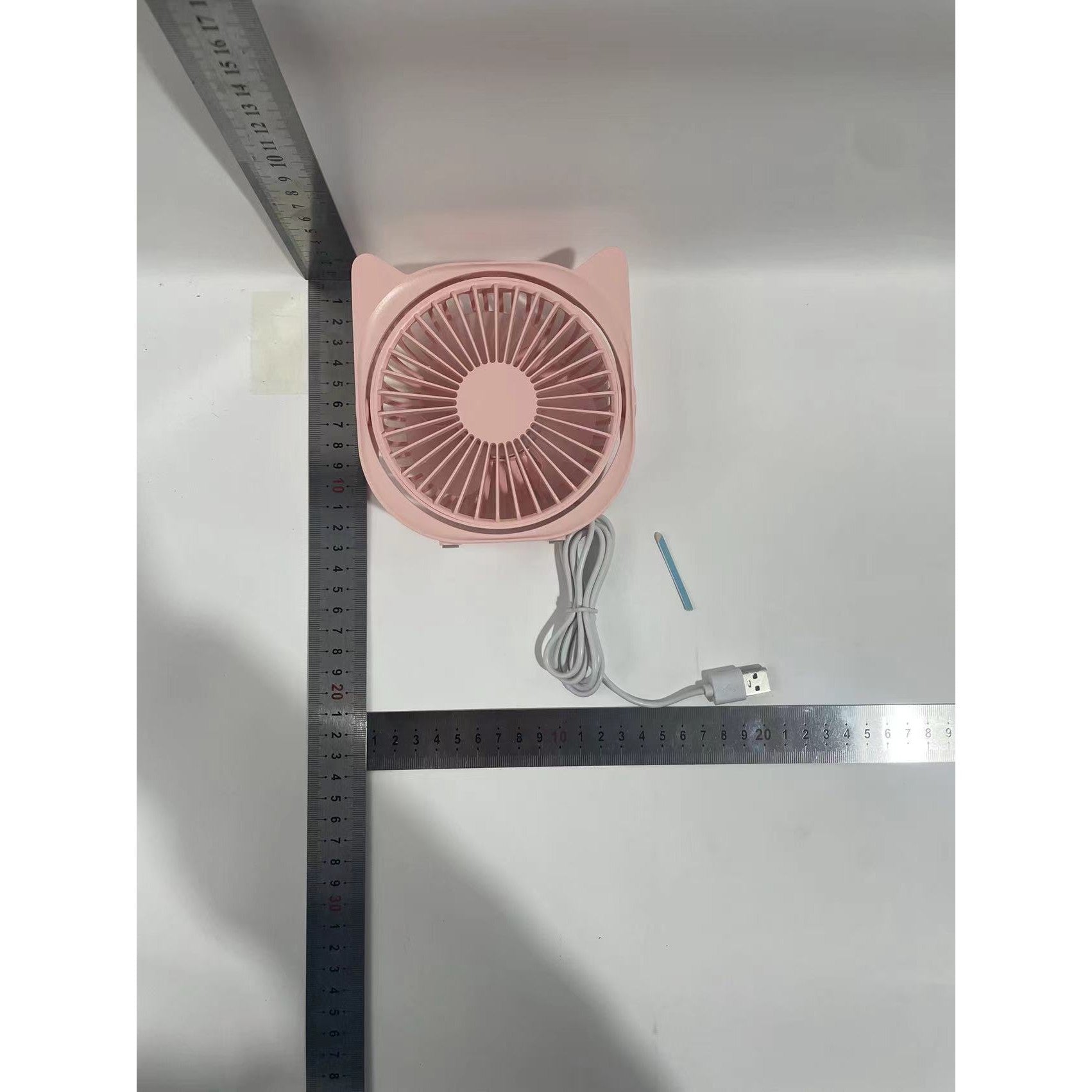 Mini ventilator pentru birou cu usb, rotire 360 grade, 3 viteze, 13.5 x 12,8 cm, Roz