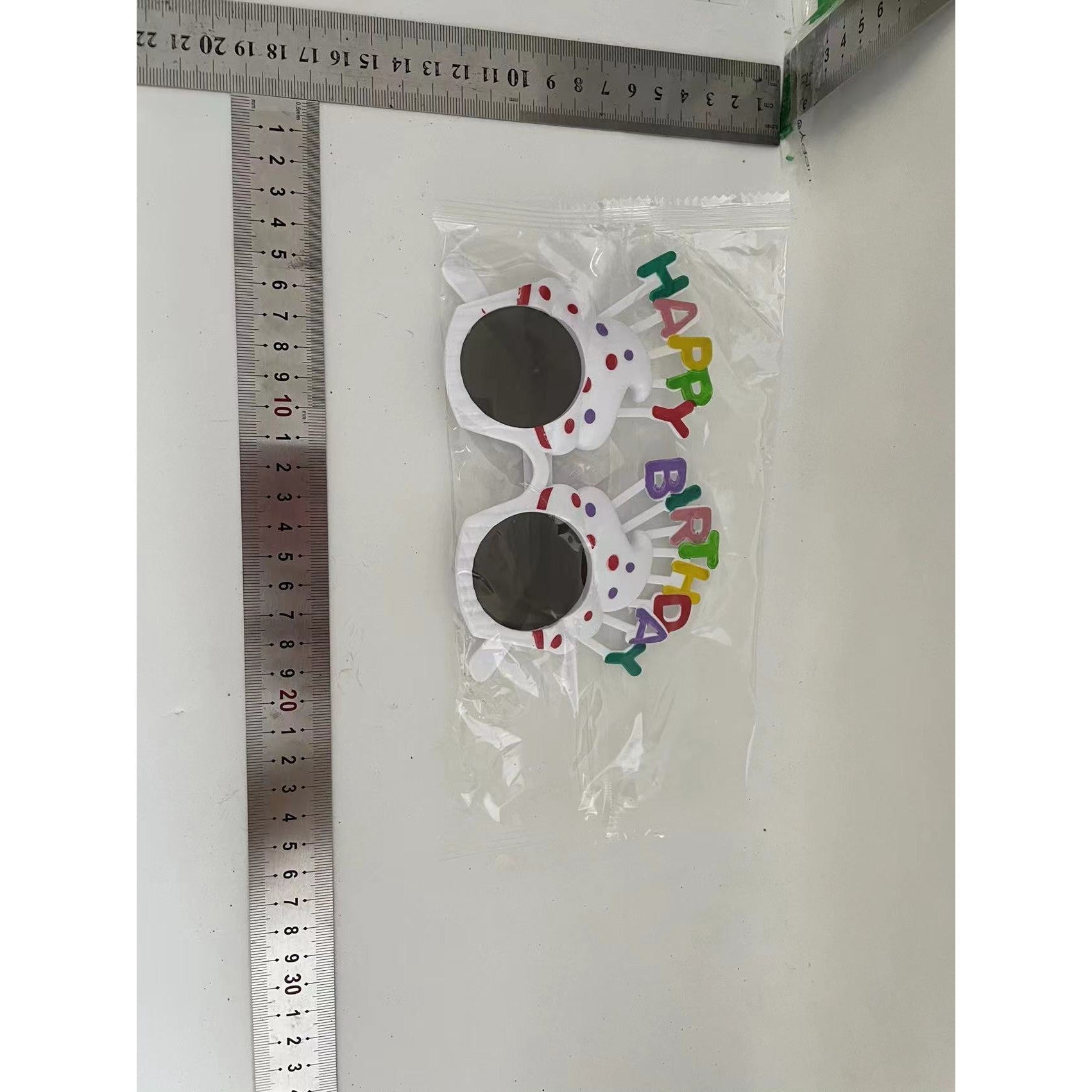 Ochelari Happy Birthday, Tematica Aniversare, Protectie Soare, din Plastic, Model Prajiturele, 18.5x11.5 cm, Alb
