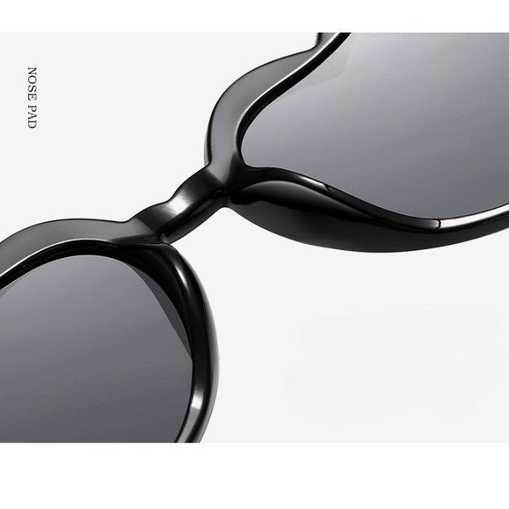 Ochelari in Forma de Inima, pentru Petrecerea Burlacitelor, Tematica Nunta, Protectie Soare, 14.7x4.9x14.2 cm, Negru