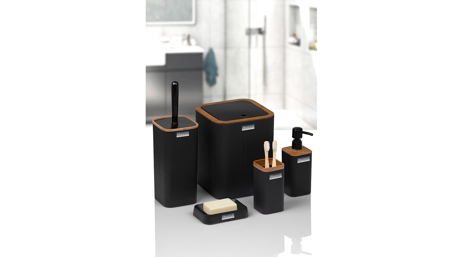 Set de accesorii patrate pentru baie din plastic, 5 piese, negru maro