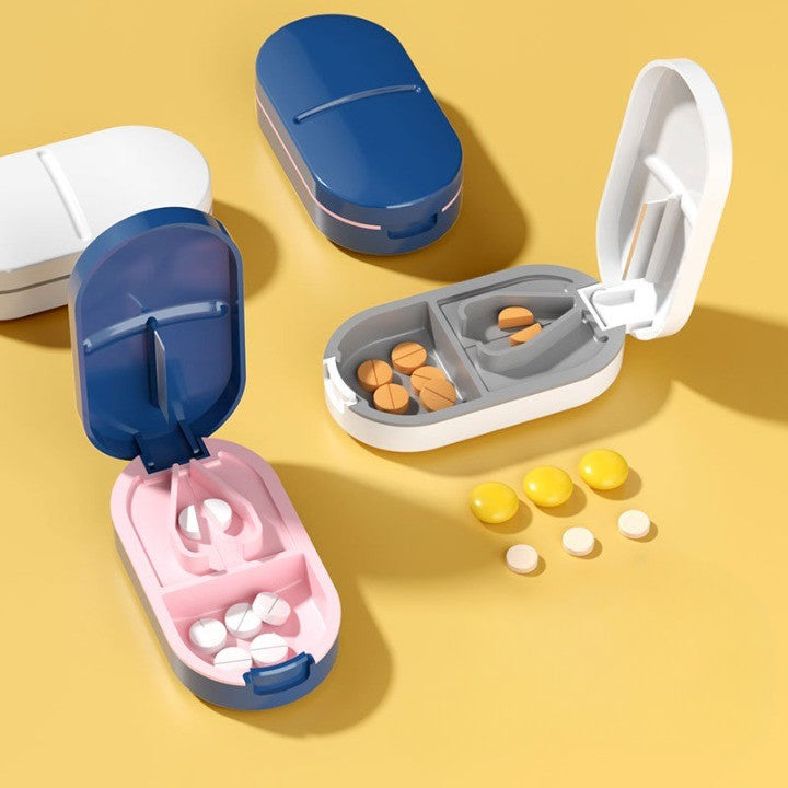 Organizator medicamente, Dispozitiv Taiere/Sfaramare Pastile, Ideala pentru Calatorii, Portabila, Perie pentru Curatare, Compartiment depozitare, 8.5x4.5x2.5 cm, Albastru