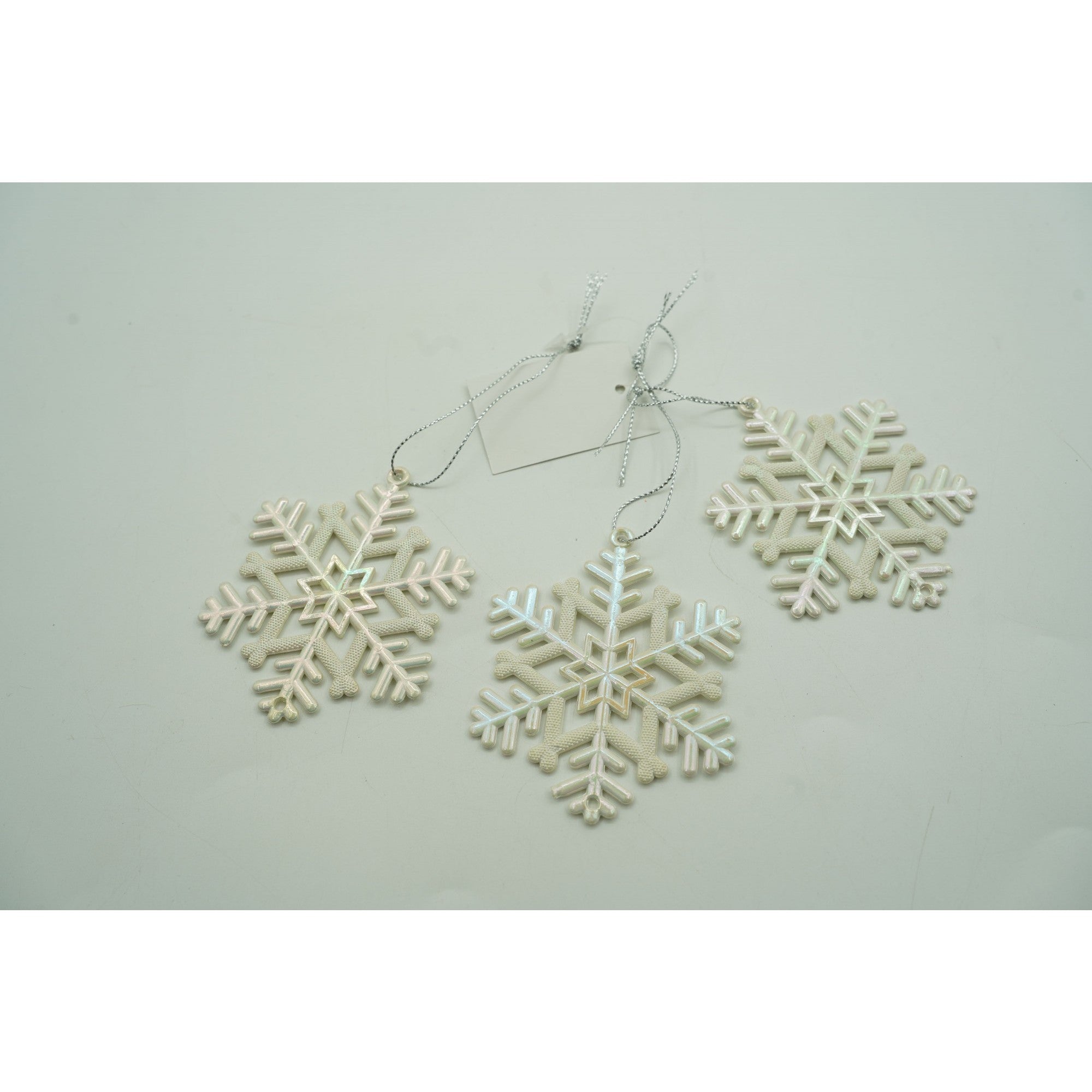 Ornament brad de Craciun, Perlat, in forma de Fulg de nea, 8 cm x 8 cm, Plastic