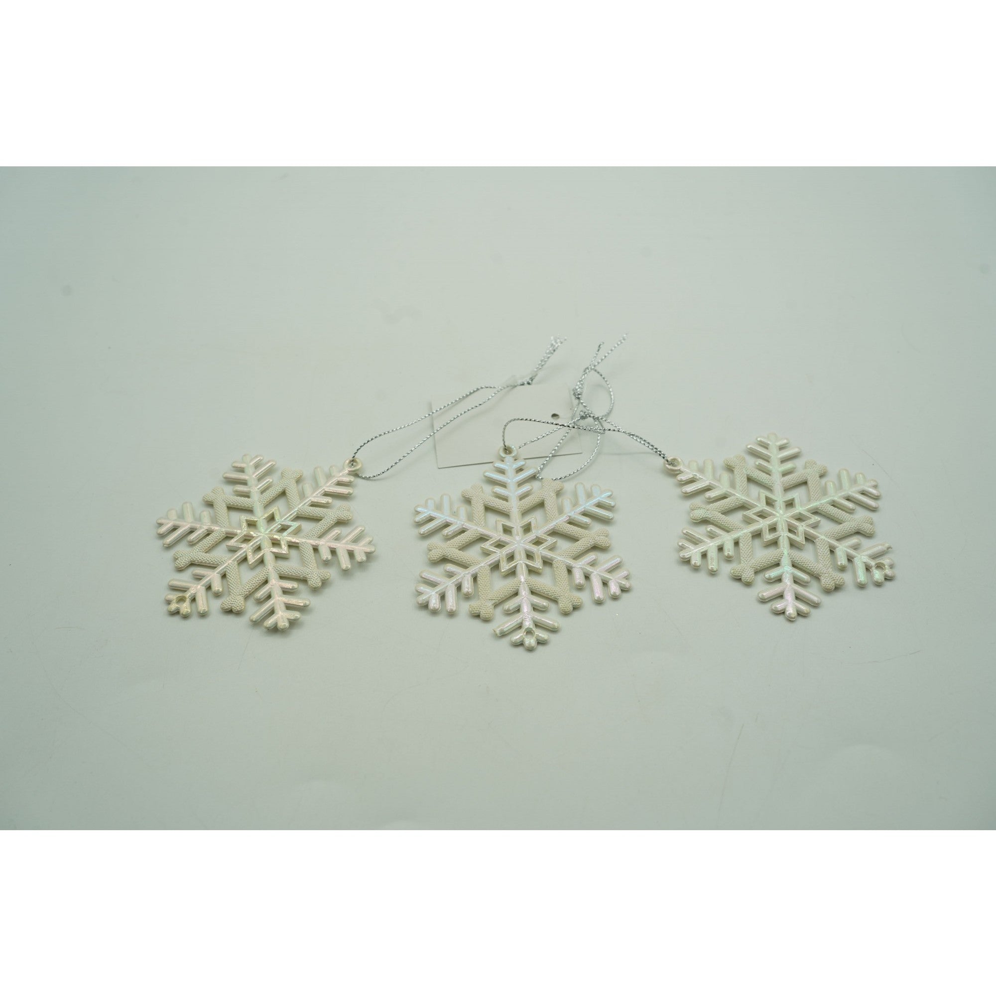 Ornament brad de Craciun, Perlat, in forma de Fulg de nea, 8 cm x 8 cm, Plastic