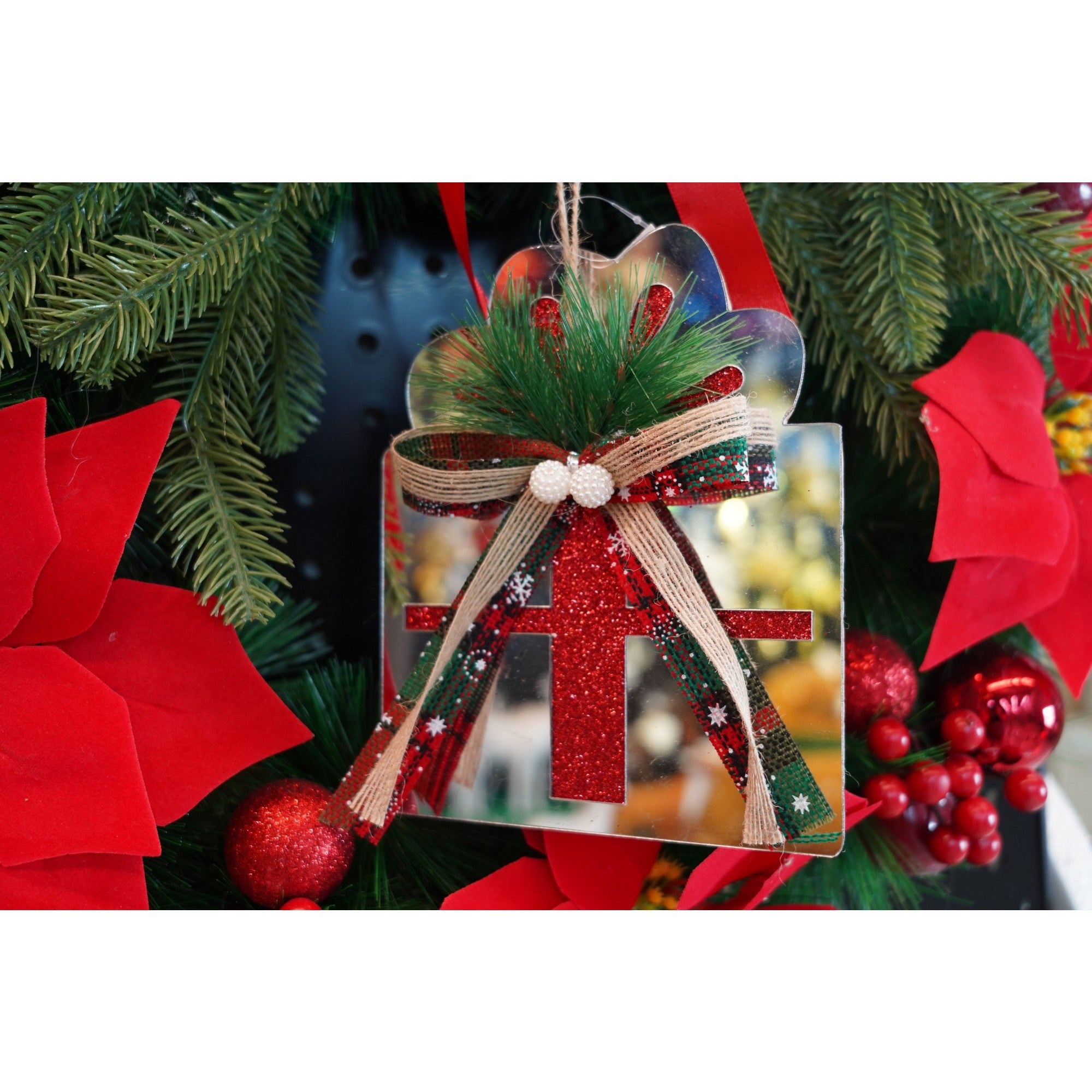 Ornament brad, Cadou, Argintiu, Lucios, 14*15CM, Acril, Interior/ Exterior