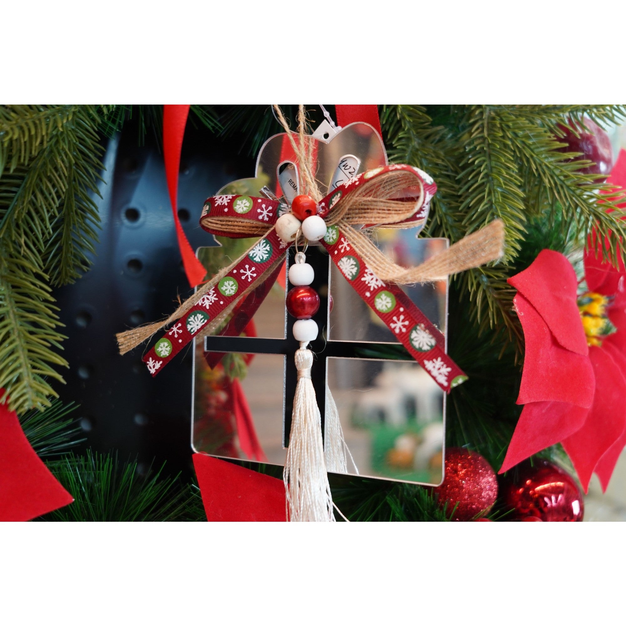 Ornament brad, Cadou, Argintiu, Lucios, 14*26CM, Acril, Interior/ Exterior
