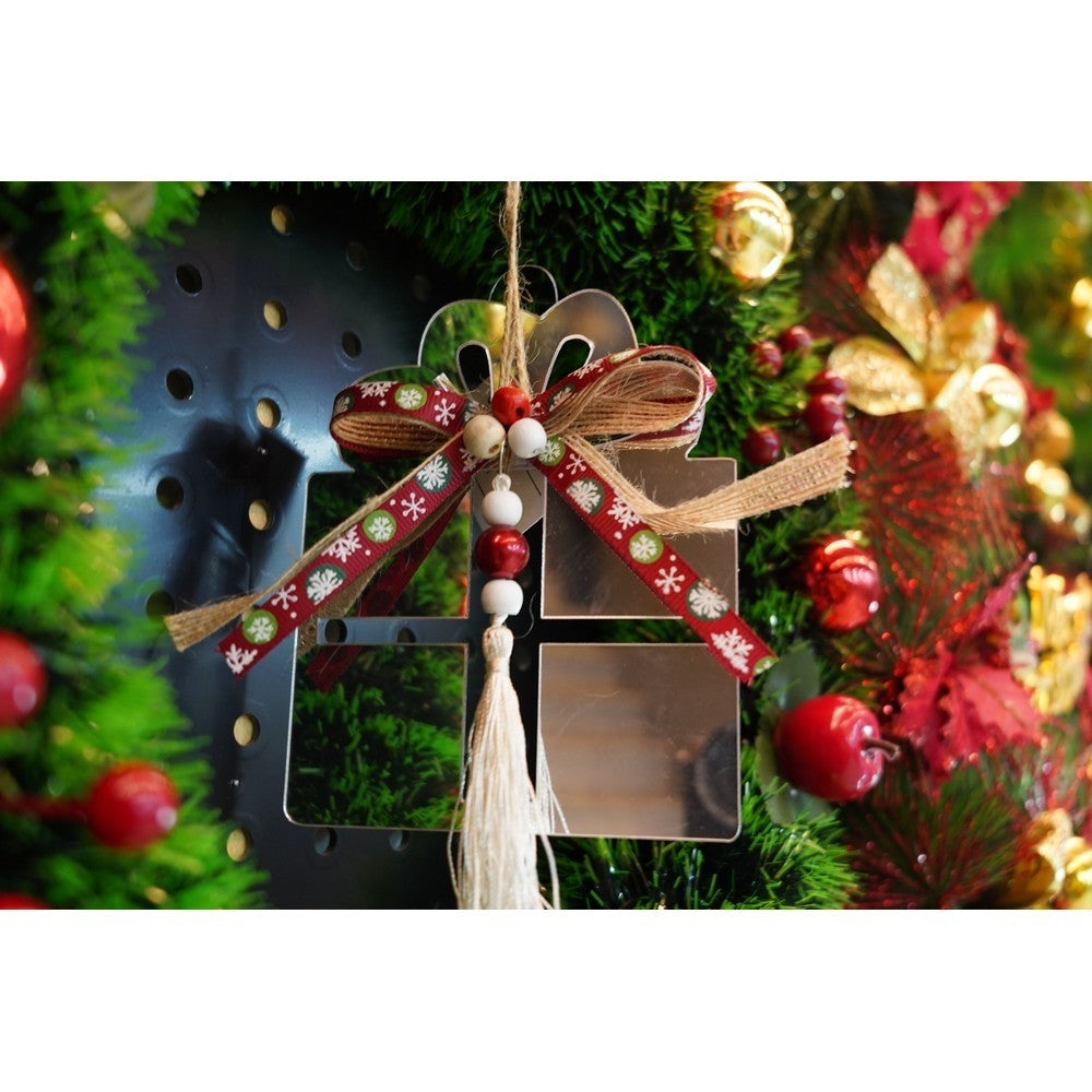 Ornament brad, Cadou, Argintiu, Lucios, 14*26CM, Acril, Interior/ Exterior