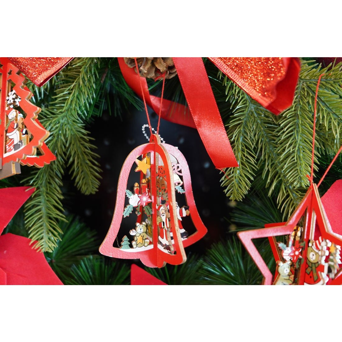 Ornament de brad clopotel, multicolor, lemn, 10.5x9.5 cm