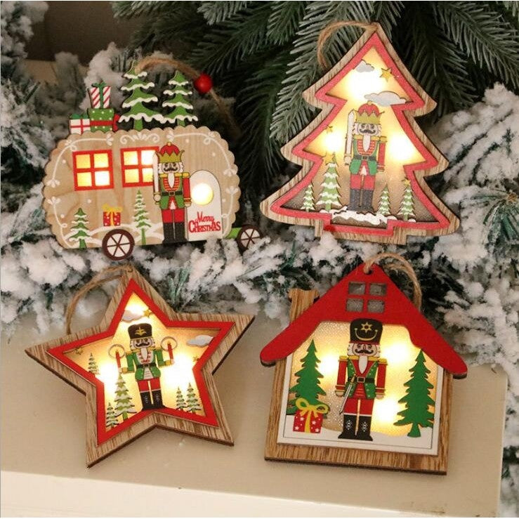 Ornament de Brad, cu Lumini LED, din Lemn, Figurina Spargatorul de Nuci, Model Casuta, Multicolor