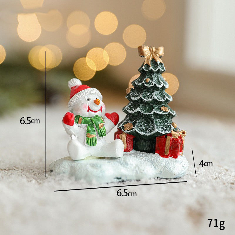Ornament de Craciun din Rasina pentru Decor, Model Om de Zapada cu Brad, Decoratiune de Birou pentru Craciun, 6.5 x 6.5 x 4 cm, Alb Verde
