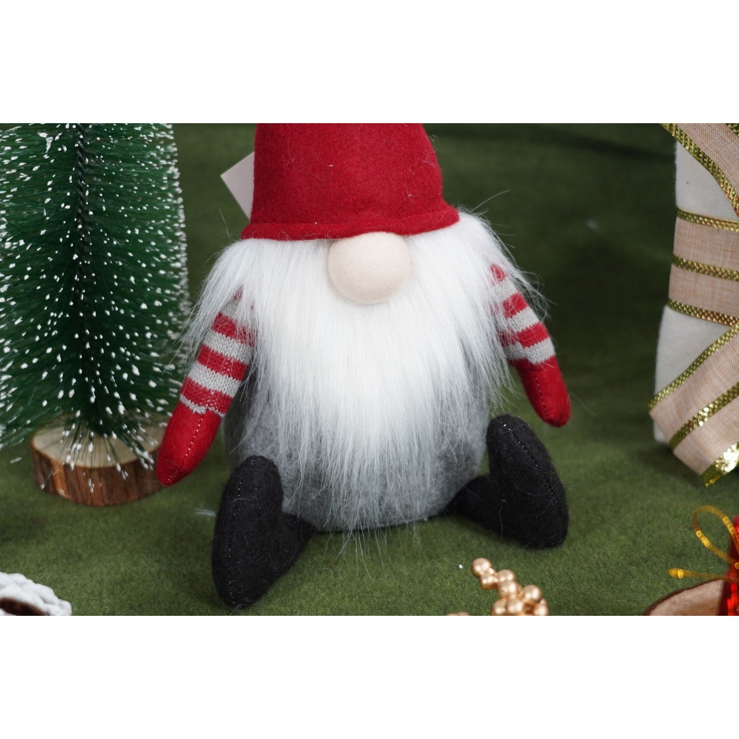 Ornament de Craciun spiridus cu palarie rosie, rosu/gri, textil, 31 cm
