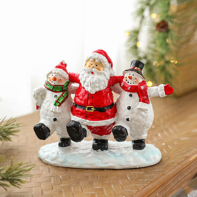 Ornament Decoratiune de Craciun, Decoratiune Mica pentru Craciun din Rasina, Model Mos Craciun cu Oameni de Zapada, 16 x 18 x 8 cm, Rosu Alb