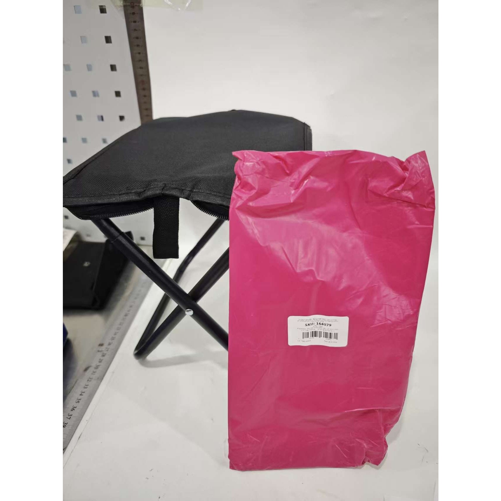 Scaun Pliabil, Flippy, pentru Adulti, Portabil, pentru Camping, Pescuit, din Panza Oxford si Cadru Metalic, 24 x 24 x 28 cm, Negru